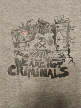 Camiseta We Are Not Criminals Talla XL