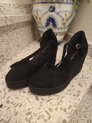 Cuñas negras de esparto