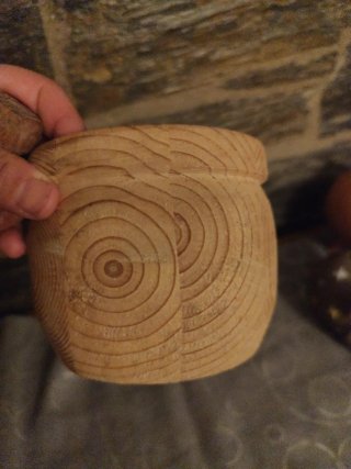Mortero de madera artesanal