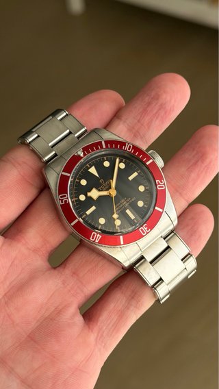 Tudor Black Bay negro y rojo 41mm