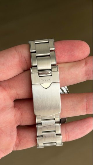 Tudor Black Bay negro y rojo 41mm