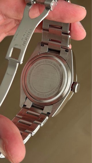 Tudor Black Bay negro y rojo 41mm