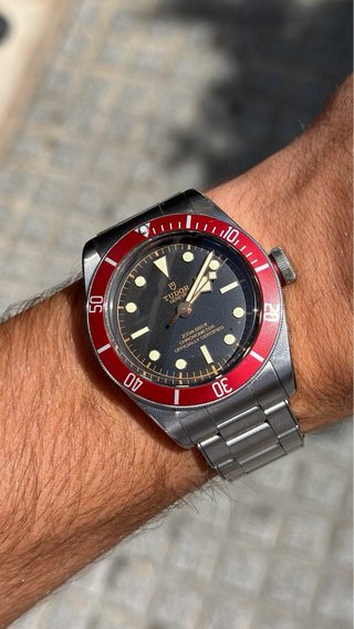 Tudor Black Bay negro y rojo 41mm