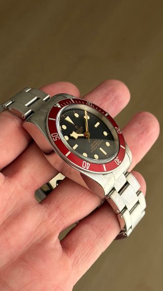 Tudor Black Bay negro y rojo 41mm
