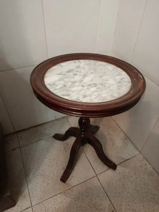 Mesa auxiliar redonda mármol y madera