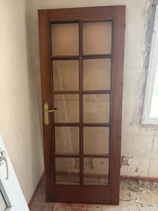 Puerta madera con cristal