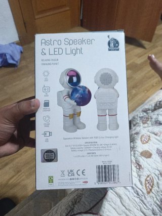 Altavoz Astro y Luz LED Cambiante