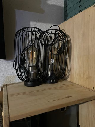 Lámparas de mesa de metal negro