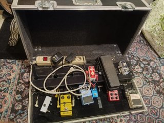Case pedaliera chitarra o basso