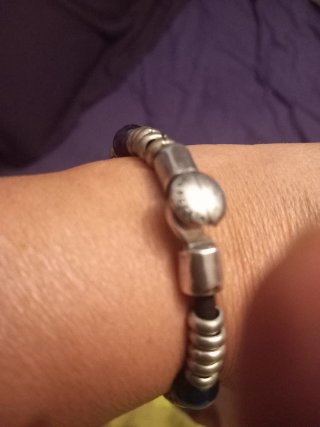 Pulsera morada y plateada