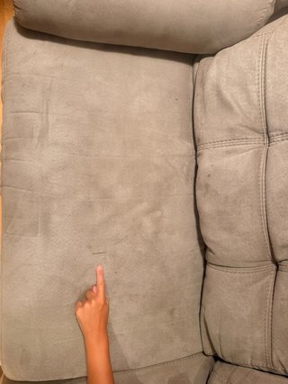 Sofá de tela beige y marrón