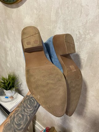 Botines cowboy ante azul