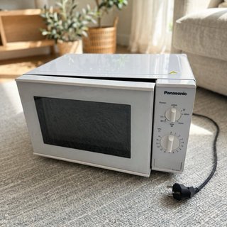 Microonde Panasonic Bianco 20L