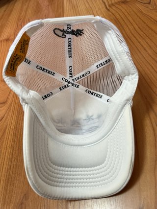 Gorra Corteiz 5 Starz Alcatraz Trucker Blanca