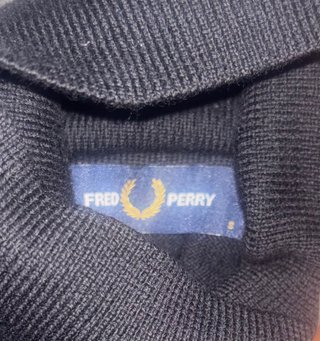 Jersey cuello cisne Fred Perry negro