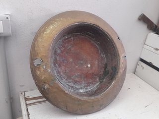 Grande ciotola in rame antico