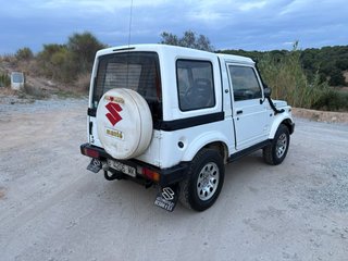 Suzuki Samurai