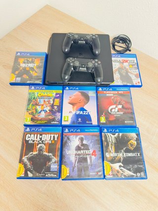 PS4 (PlayStation 4) + 8 Juegos
