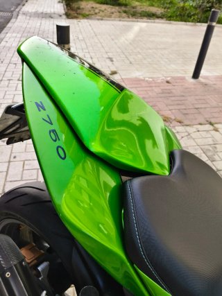 Kawasaki Z750 Naked Verde