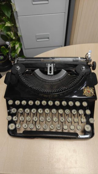Lote 8 Máquinas de Escribir Antiguas
