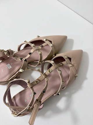 Bailarinas Angari Beige con Tachuelas