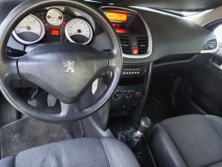Peugeot 207 2011