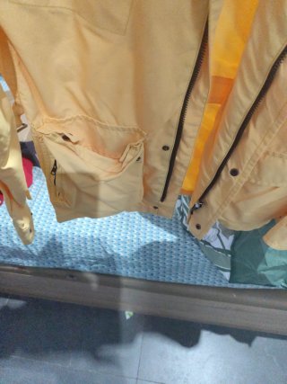 Chaqueta Burberry Amarilla