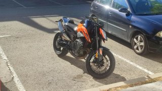KTM Duke 790L Negra y Naranja