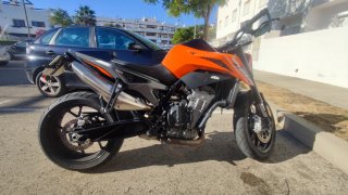 KTM Duke 790L Negra y Naranja
