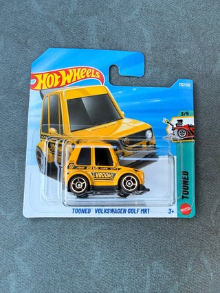 Hot Wheels Tooned Volkswagen Golf MK1 Amarelo