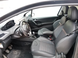 Peugeot 208 2012