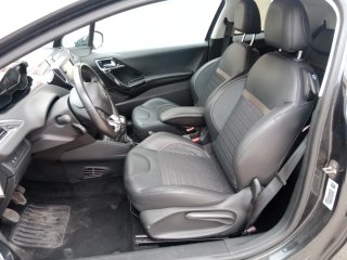 Peugeot 208 2012