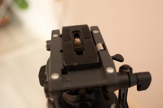 Trípode Manfrotto MVT502AM + Rótula MVH500A