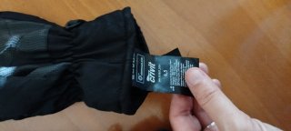Guantes negros y verdes