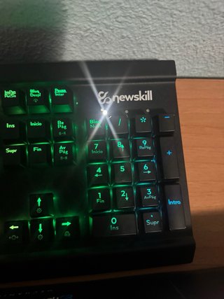 Teclado Gaming Newskill RGB