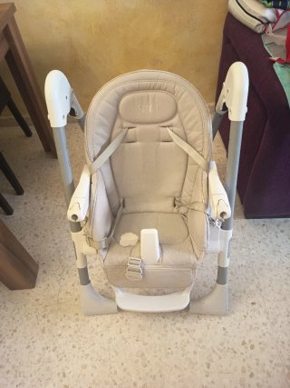 Trona de bebé color beige