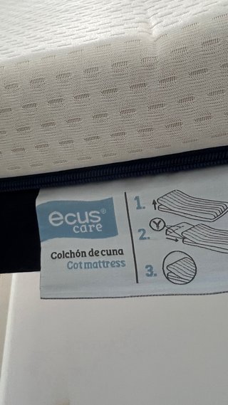 Cuna de bebé de madera