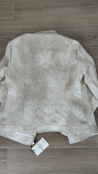 Chaqueta Desigual Beige y Blanca