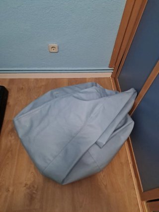 Puff azul piel sintética
