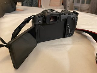 Canon EOS RP + RF 50mm F1.8 + Estuche