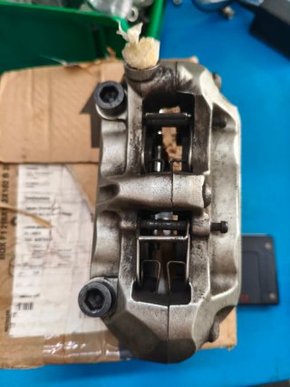 Pinza Brembo con Soporte