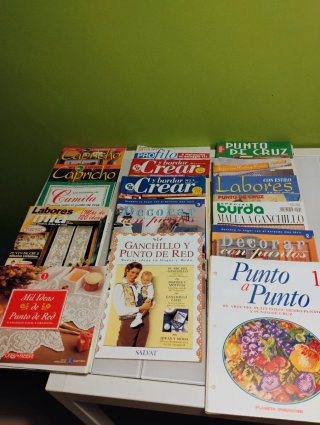 Lote de 15 revistas para hacer punto de cruz y pun