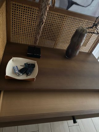 Mueble de entrada de madera maciza  y ratán natura