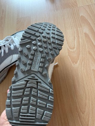Zapatillas Hidnander grises y blancas