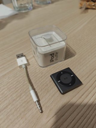 iPod Shuffle 4ª Gen Gris/Plata 2GB