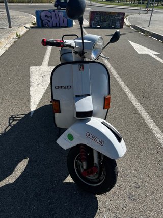 Vespa Iris 200 Blanca