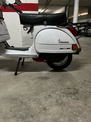 Vespa Iris 200 Blanca