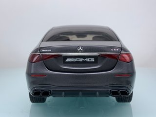 1:18 Mercedes AMG S 63 E Performance 2025 Grafito