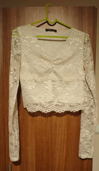 Blusa corta encaje floreado