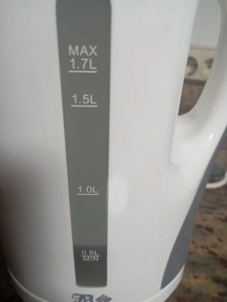 Hervidor de agua 1.7L blanco y gris